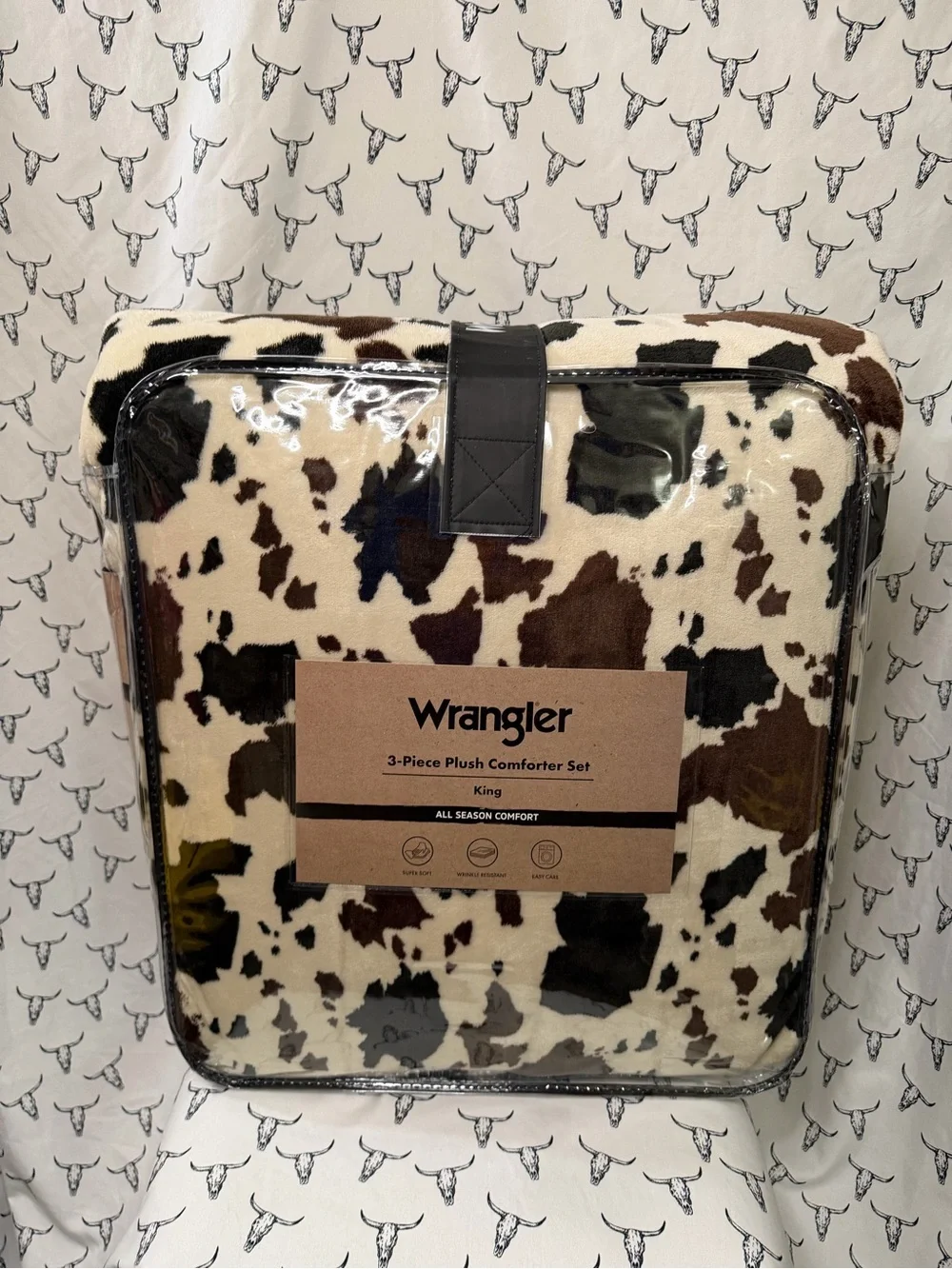 King Wrangler Cowhide-Print Plush Comforter Set in Cream, Brown & Black